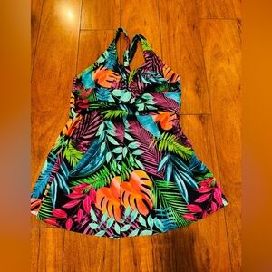 KIM GRAVEL woman swimming blouse